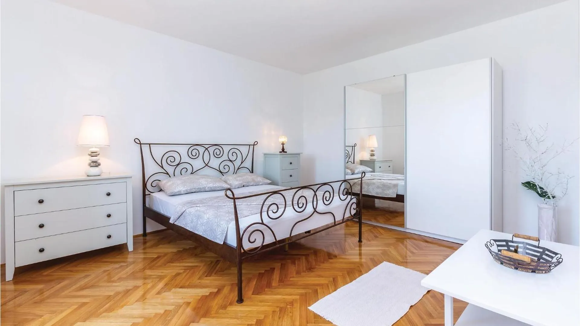 Gorgeous Home In Jadranovo With Wifi